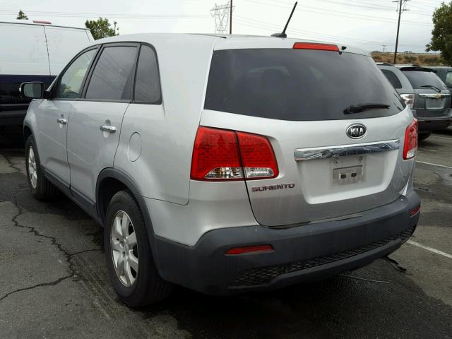 5XYKT3A17BG143601 - 2011 KIA SORENTO BA SILVER photo 3