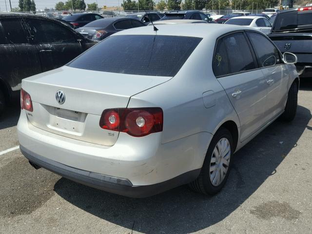 3VWJZ7AJXAM080171 - 2010 VOLKSWAGEN JETTA S 银色 照片 4
