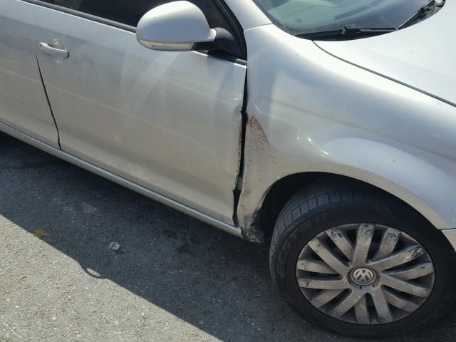 3VWJZ7AJXAM080171 - 2010 VOLKSWAGEN JETTA S 银色 照片 9