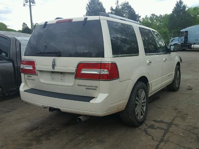 5LMFU27528LJ11907 - 2008 LINCOLN NAVIGATOR WHITE photo 4