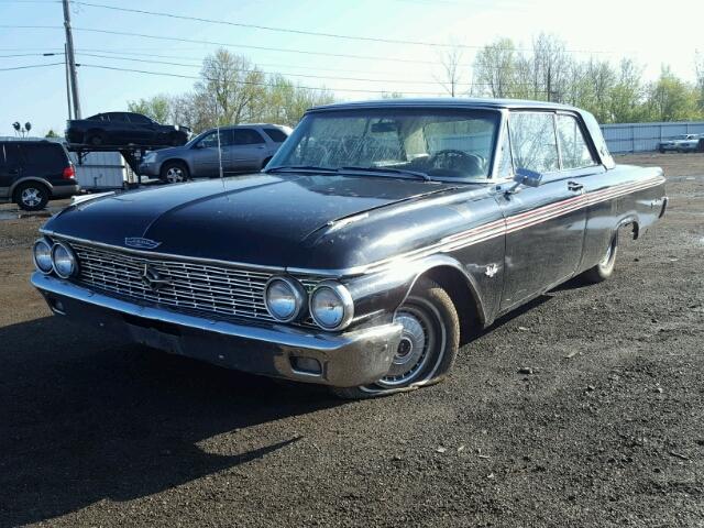 2W67Z136242 - 1962 FORD GALAXY BLACK photo 2