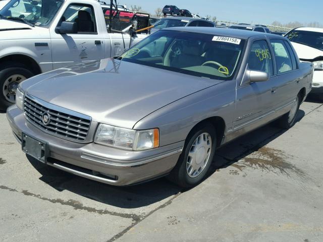 1G6KF5295VU225274 - 1997 CADILLAC DEVILLE CO GOLD photo 2