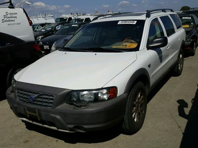 YV1SZ59H341168665 - 2004 VOLVO XC70 WHITE photo 2