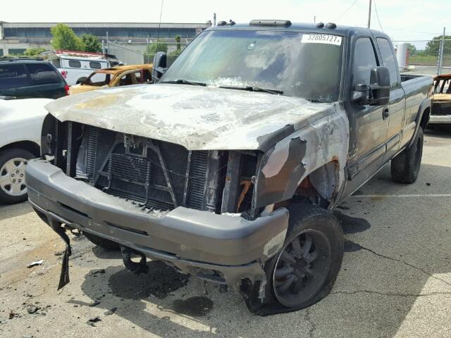 1GCHC29183E257660 - 2003 CHEVROLET SILVERADO GREEN photo 2