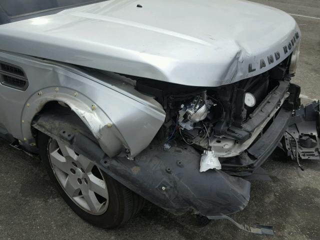 SALAA25475A308057 - 2005 LAND ROVER LR3 SILVER photo 9