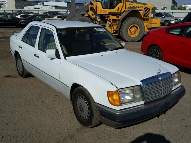 WDBEA26D2LB280519 - 1990 MERCEDES-BENZ 300 E 2.6 WHITE photo 1