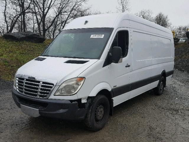 WDYPE8CC7B5521621 - 2011 FREIGHTLINER SPRINTER 2 WHITE photo 2