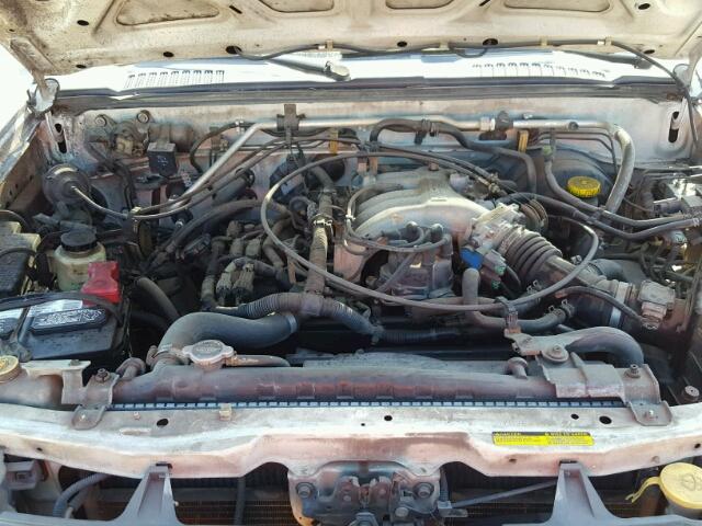 1N6ED27T9YC364172 - 2000 NISSAN FRONTIER C WHITE photo 7