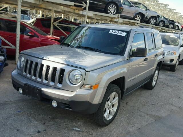 1C4NJRBB2ED739375 - 2014 JEEP PATRIOT SP SILVER photo 2