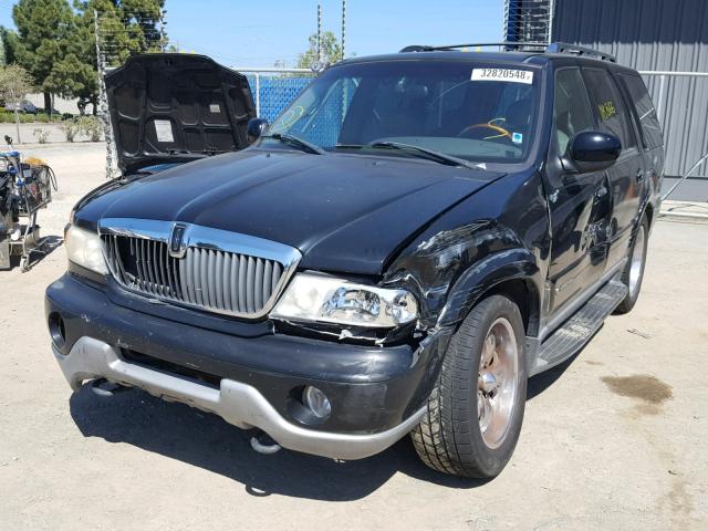 5LMFU28R31LJ28299 - 2001 LINCOLN NAVIGATOR BLACK photo 2