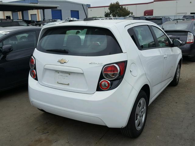 1G1JA6SG9F4130562 - 2015 CHEVROLET SONIC LS 白色 照片 4