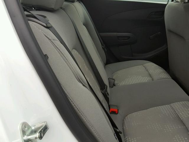 1G1JA6SG9F4130562 - 2015 CHEVROLET SONIC LS 白色 照片 6