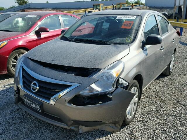 3N1CN7AP7FL946372 - 2015 NISSAN VERSA S SILVER photo 2