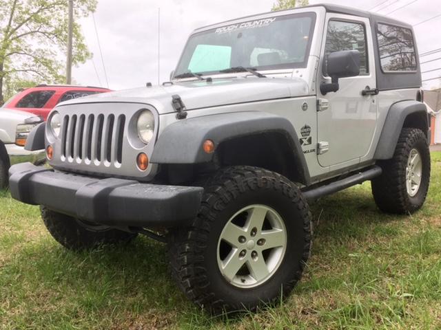 1J4FA24108L644995 - 2008 JEEP WRANGLER X SILVER photo 2