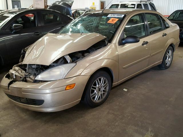 1FAFP3833YW428911 - 2000 FORD FOCUS ZTS GOLD photo 2