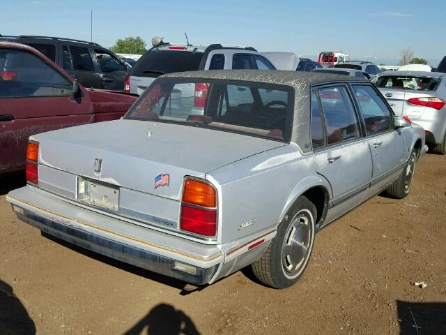 1G3HN54C1JW346532 - 1988 OLDSMOBILE DELTA 88 R SILVER photo 4