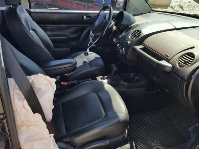 3VWRW31C29M502080 - 2009 VOLKSWAGEN NEW BEETLE შავი ფოტო 5