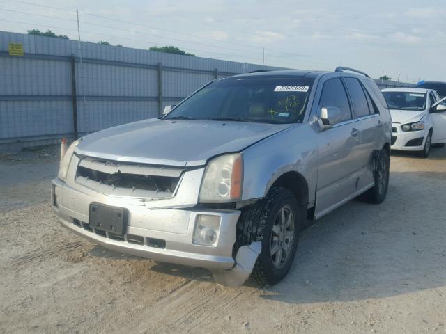 1GYEE637180122150 - 2008 CADILLAC SRX SILVER photo 2