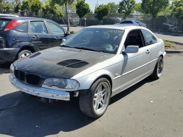 WBABN53401JU34708 - 2001 BMW 330 CI SILVER photo 2