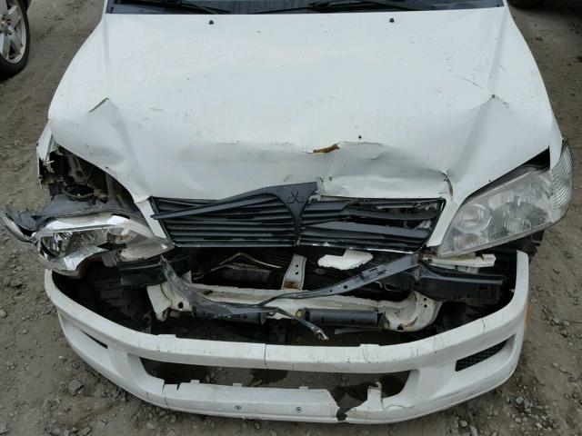 JA3AJ26E22U059853 - 2002 MITSUBISHI LANCER ES WHITE photo 7