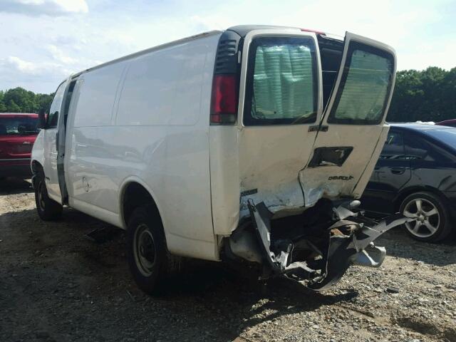 1GCHG35R821246881 - 2002 CHEVROLET EXPRESS G3 WHITE photo 3