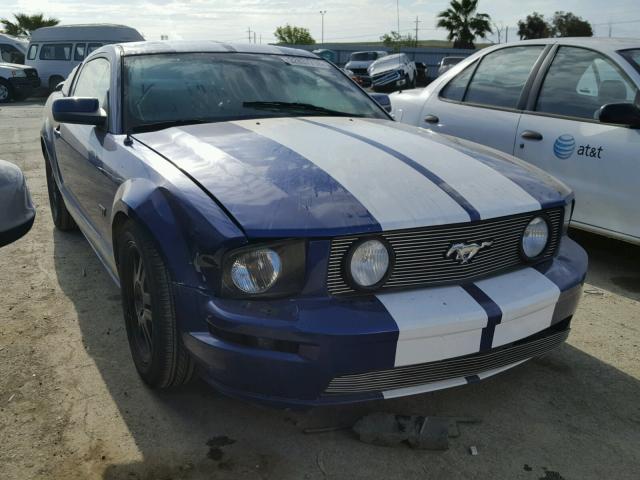 1ZVFT82H655123330 - 2005 FORD MUSTANG GT BLUE photo 1