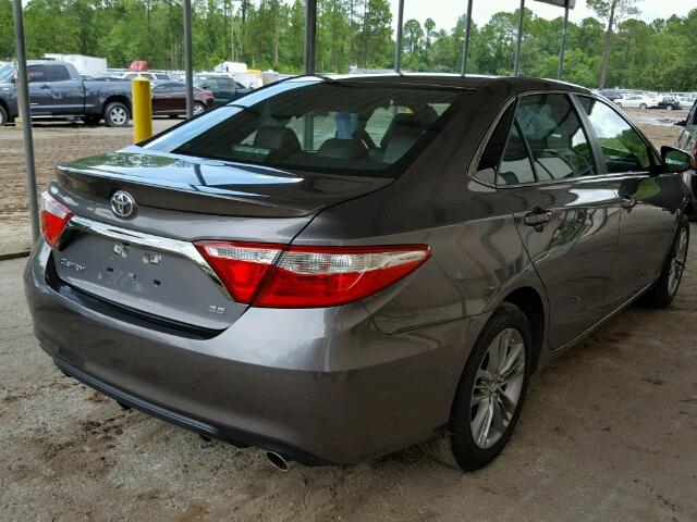 4T1BF1FK3GU214257 - 2016 TOYOTA CAMRY LE GRAY photo 4