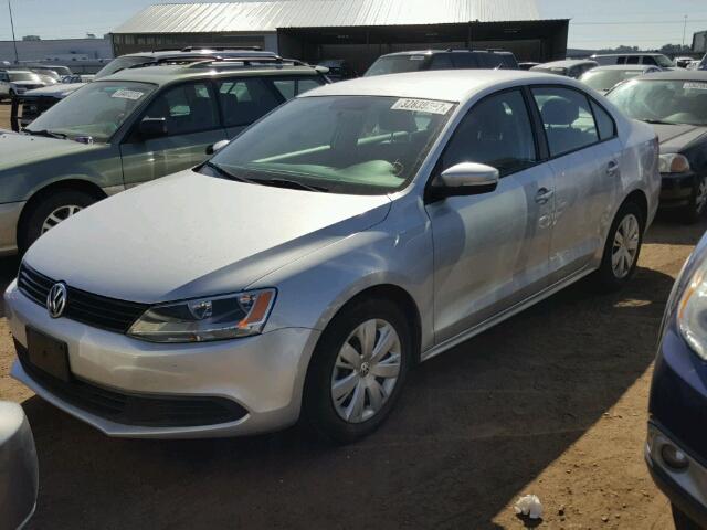 3VWD17AJ2EM289625 - 2014 VOLKSWAGEN JETTA SILVER photo 2