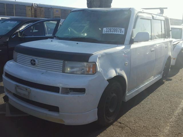 JTLKT324664074174 - 2006 TOYOTA SCION XB WHITE photo 2