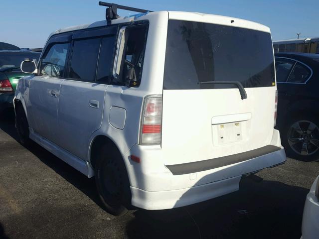 JTLKT324664074174 - 2006 TOYOTA SCION XB WHITE photo 3
