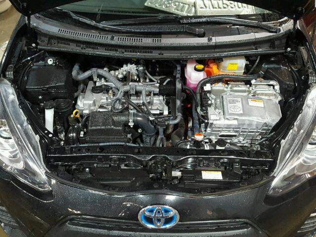 JTDKDTB36G1133520 - 2016 TOYOTA PRIUS C BLACK photo 7