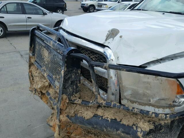 3C6UR5HLXJG102574 - 2018 RAM 2500 ST WHITE photo 9