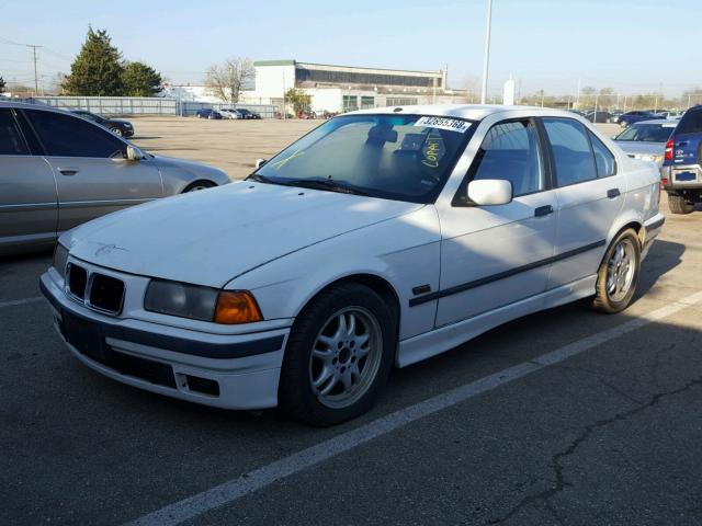 4USCD232XTLB31169 - 1996 BMW 328 I AUTO WHITE photo 2