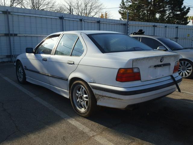 4USCD232XTLB31169 - 1996 BMW 328 I AUTO WHITE photo 3