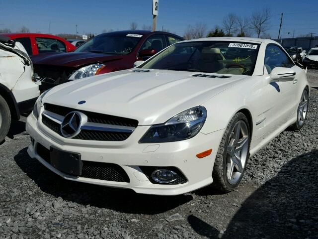 WDBSK71F09F154506 - 2009 MERCEDES-BENZ SL 550 WHITE photo 2