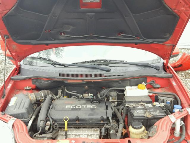 KL1TD5DE0BB136079 - 2011 CHEVROLET AVEO LS RED photo 7