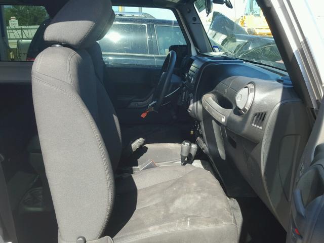 1C4AJWAG8FL599320 - 2015 JEEP WRANGLER S SILVER photo 5