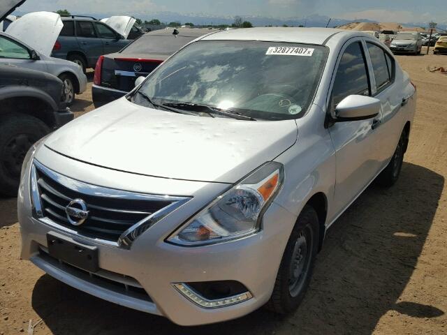 3N1CN7AP4GL886150 - 2016 NISSAN VERSA SILVER photo 2