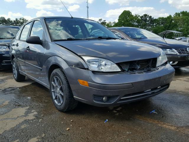 1FAHP34N66W131807 - 2006 FORD FOCUS ZX4 GRAY photo 1