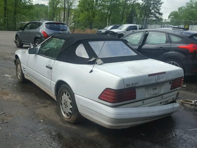 WDBFA67F1WF165418 - 1998 MERCEDES-BENZ SL 500 WHITE photo 3