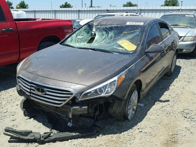 5NPE24AF5FH040600 - 2015 HYUNDAI SONATA SE BROWN photo 2