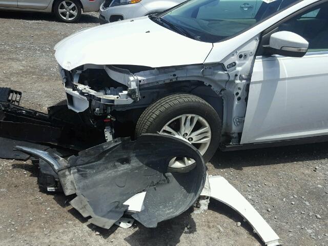 1FAHP3M25CL461599 - 2012 FORD FOCUS SEL WHITE photo 9