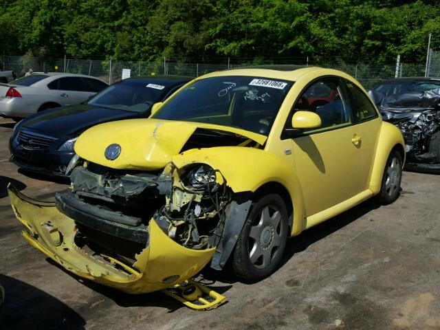 3VWCA21C8YM473021 - 2000 VOLKSWAGEN NEW BEETLE 黄色 照片 2