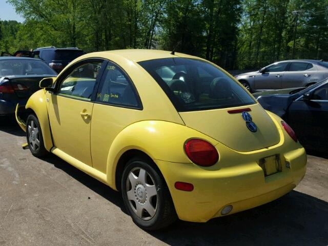 3VWCA21C8YM473021 - 2000 VOLKSWAGEN NEW BEETLE 黄色 照片 3