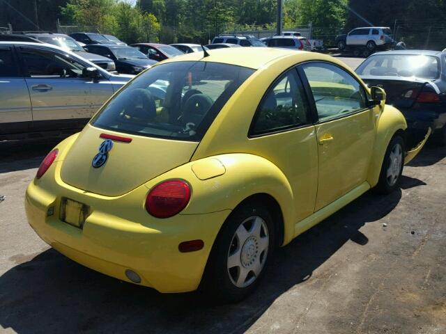 3VWCA21C8YM473021 - 2000 VOLKSWAGEN NEW BEETLE 黄色 照片 4