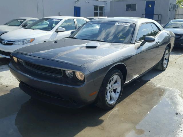 2B3CJ4DG3BH571300 - 2011 DODGE CHALLENGER GRAY photo 2