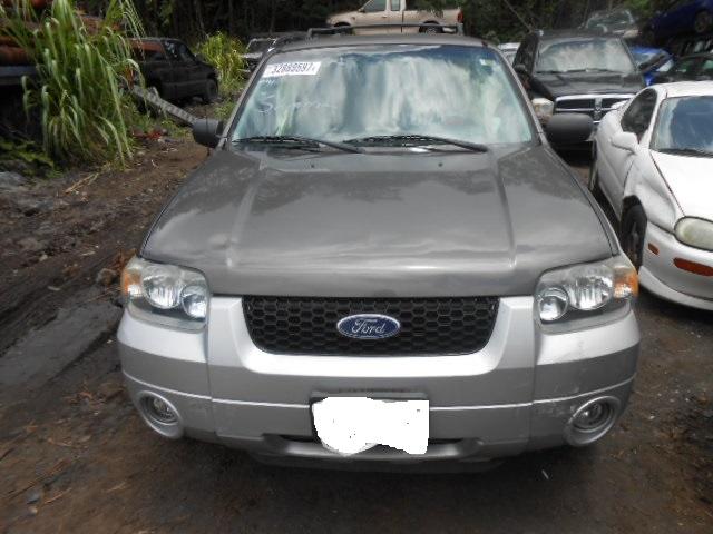 1FMCU96H45KC74229 - 2005 FORD ESCAPE GRAY photo 9