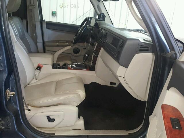 1J8HG58226C327212 - 2006 JEEP COMMANDER BLUE photo 5