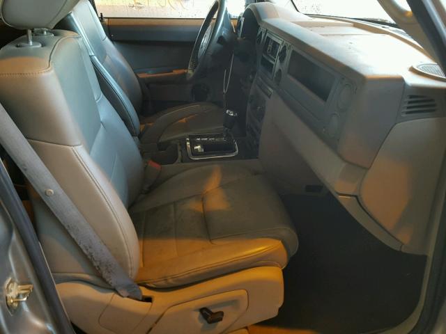 1J8HG48N16C179073 - 2006 JEEP COMMANDER TAN photo 5