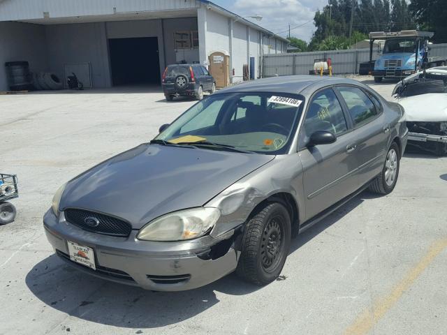 1FAFP52U44G135309 - 2004 FORD TAURUS LX GRAY photo 2